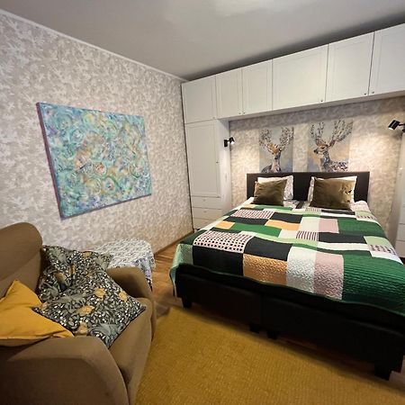 Karlovaidyll 7 - Homey Apartment With Free Parking! Tartu Exterior foto